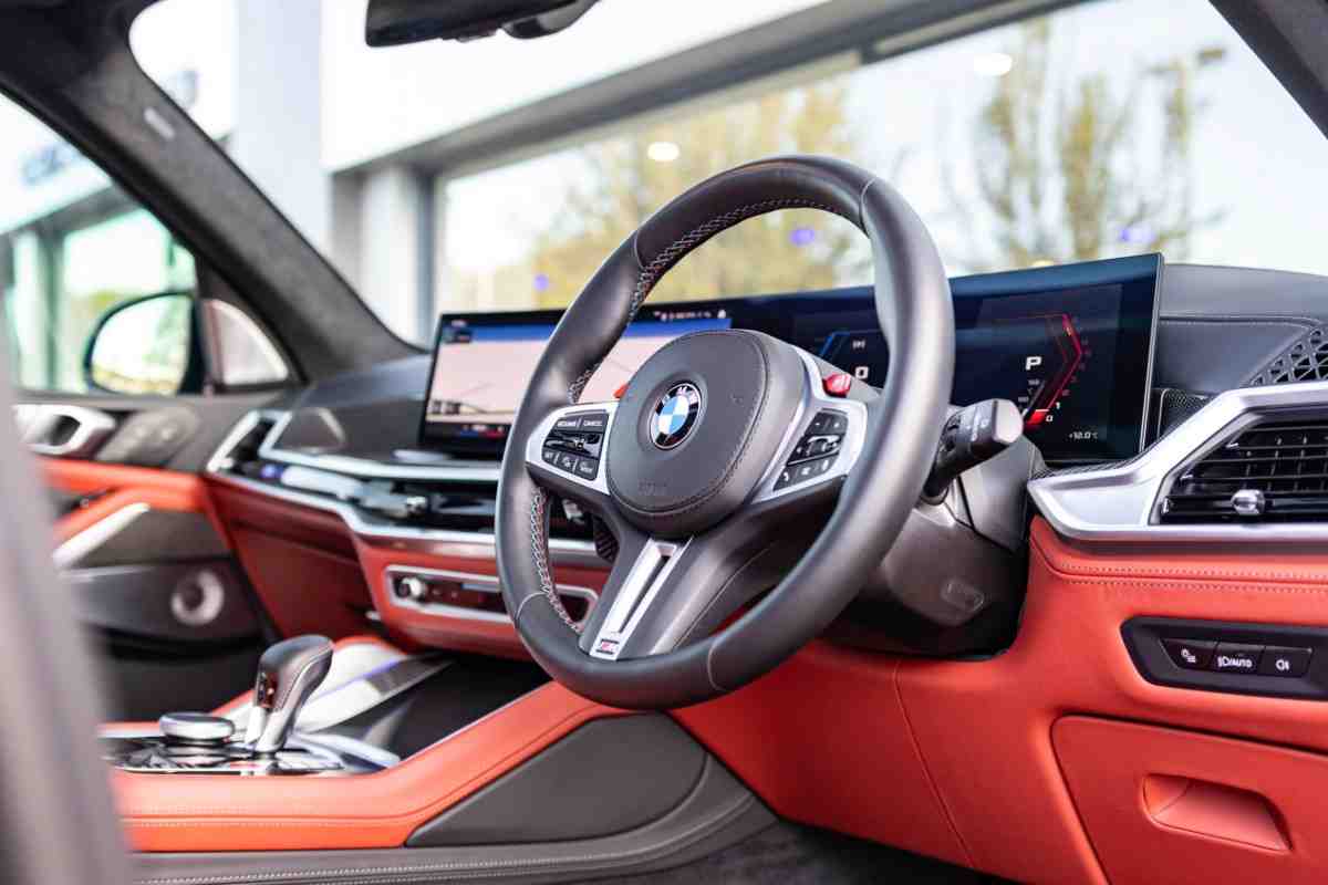 Airport transfer hire service in pudsey