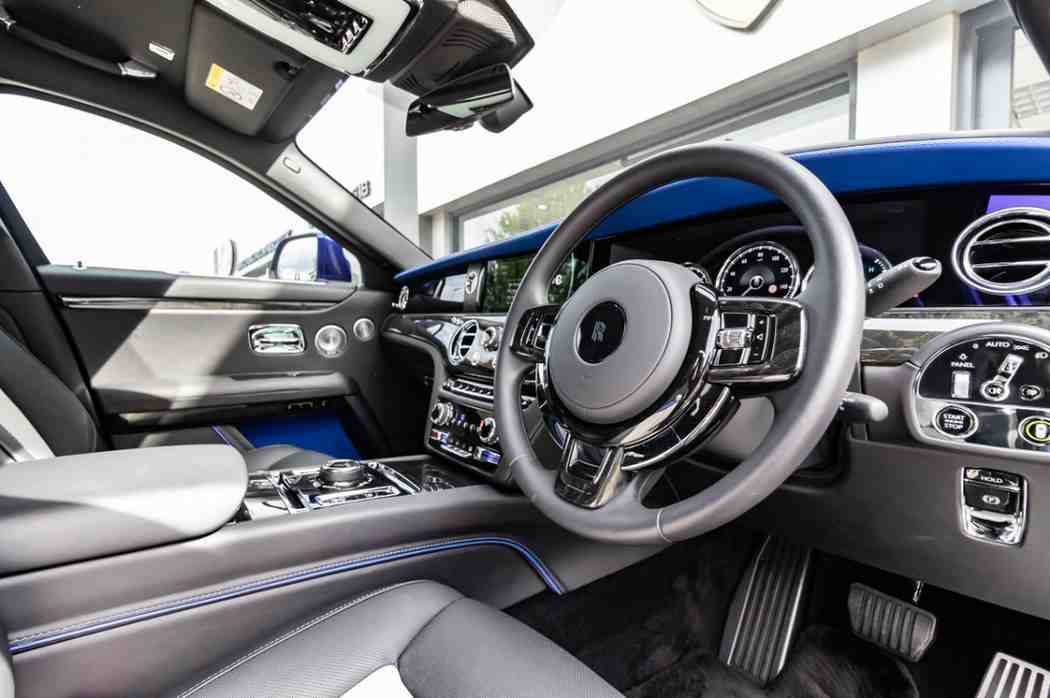 24/7 airport transfer service available in Halifax