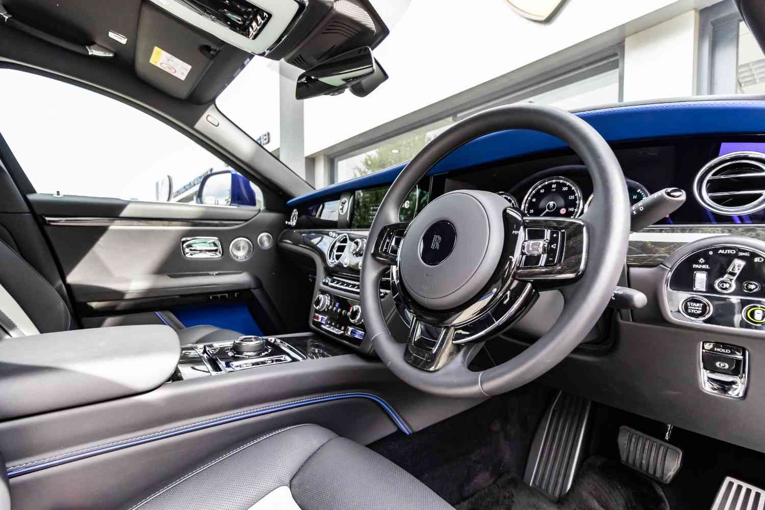 Private airport transfer car service in Bradford