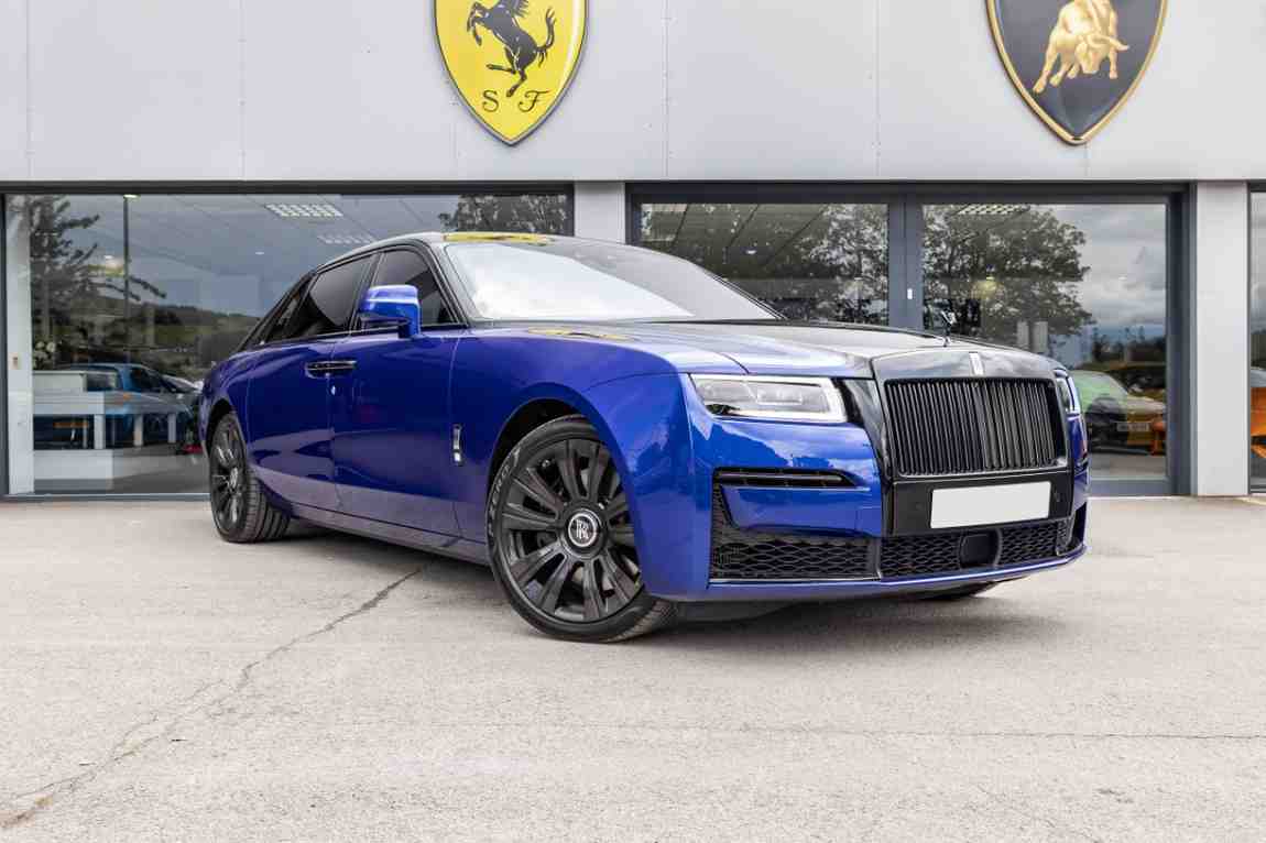 Airport transfer hire service in Pudsey