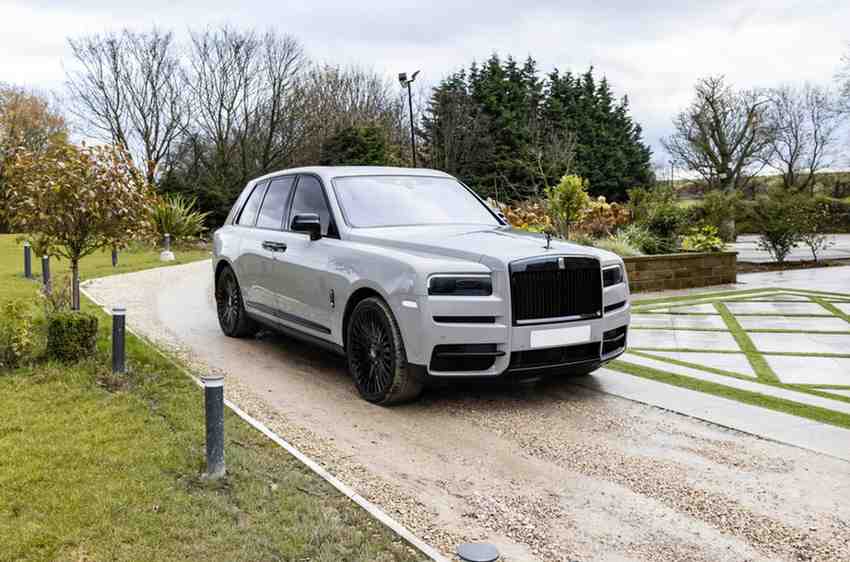Rolls Royce chauffeur car hire for weddings and events