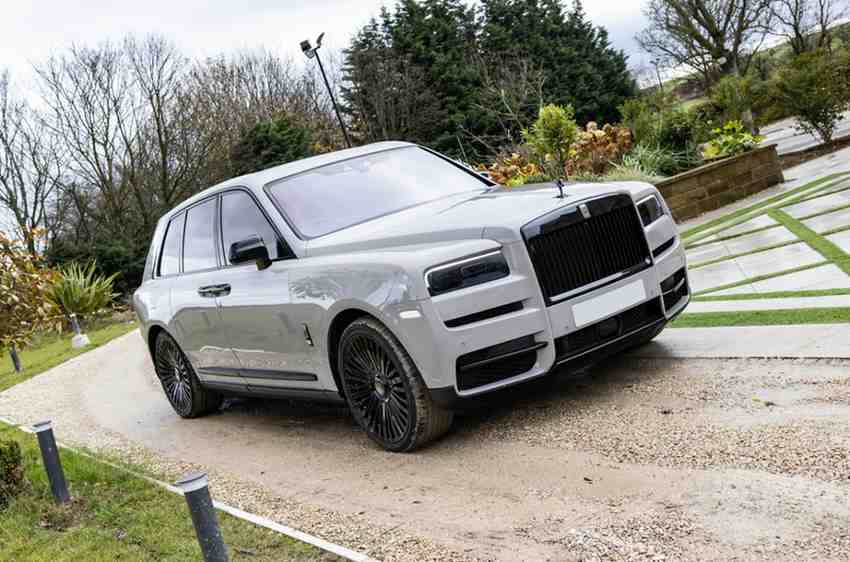 Luxury Rolls Royce hire in Huddersfield for weddings and events