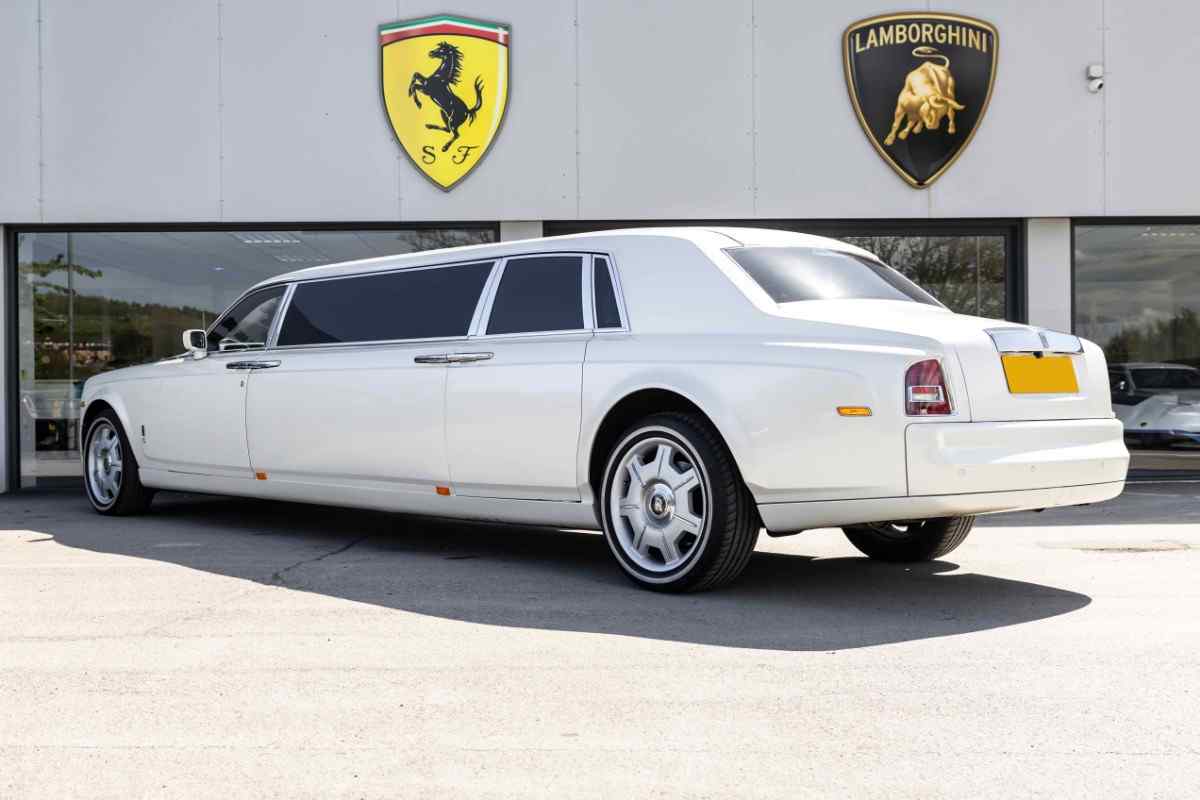 Chauffeur driven Rolls Royce hire service in Halifax
