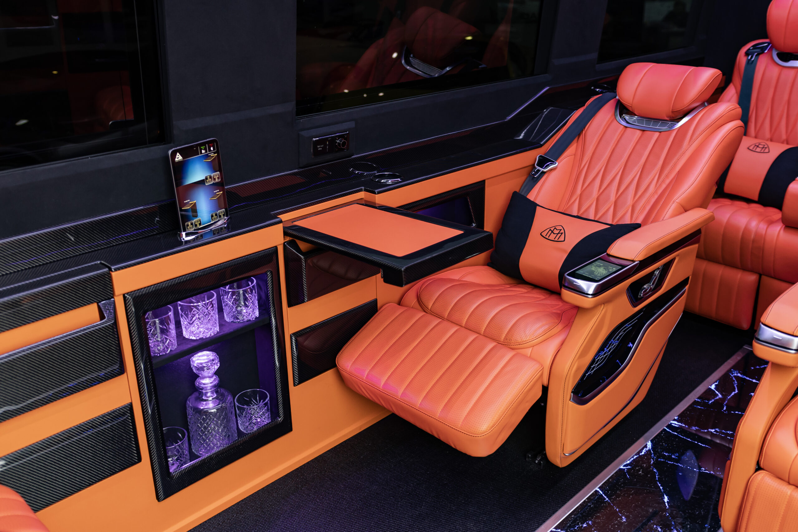 Mercedes Benz Maybach Oasis Limousines Status Photography_0019_003A4054